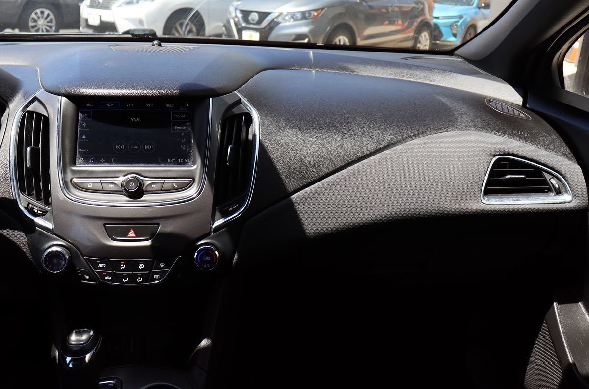 Used 2019 Chevrolet Cruze LT w/ Convenience Package FWD image 44