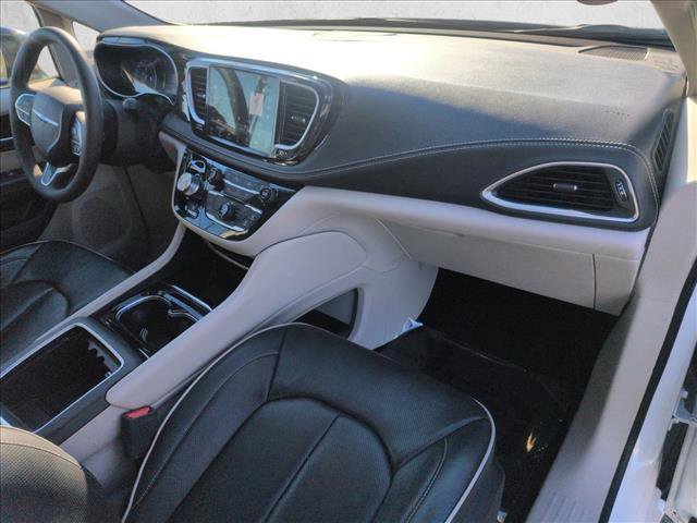 Used 2024 Chrysler Pacifica Limited image 24