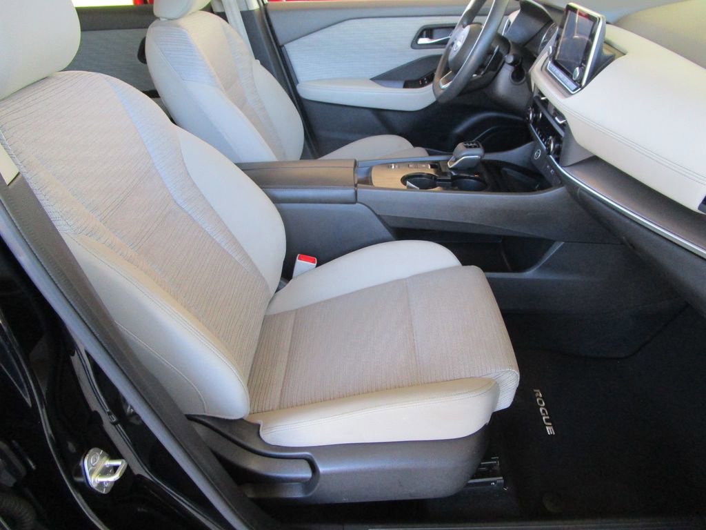 Used 2023 Nissan Rogue SV image 22
