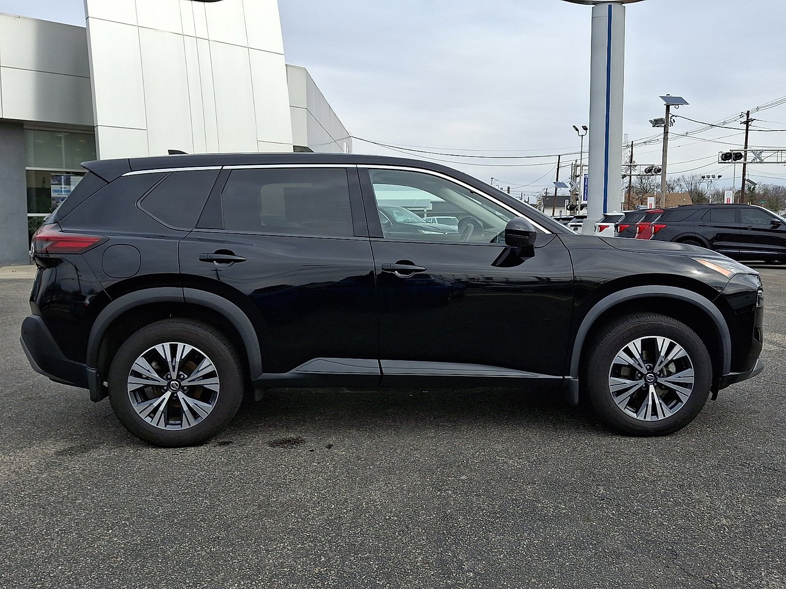 Used 2021 Nissan Rogue SV AWD/4WD image 7