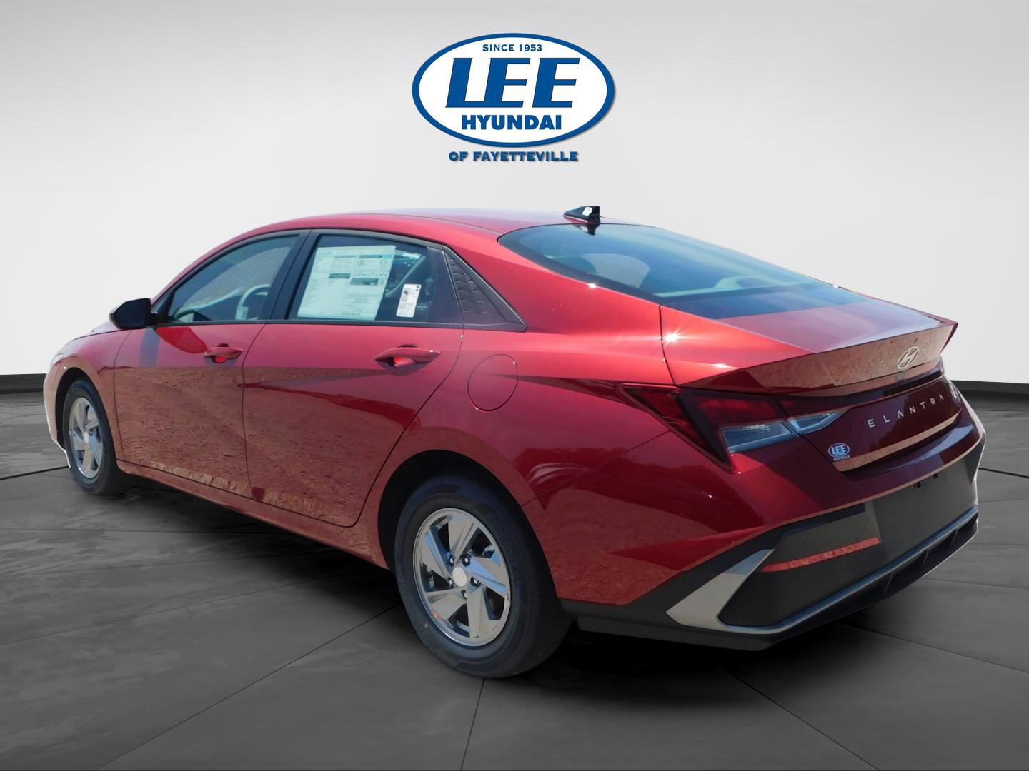 Certified 2025 Hyundai Elantra SE image 3