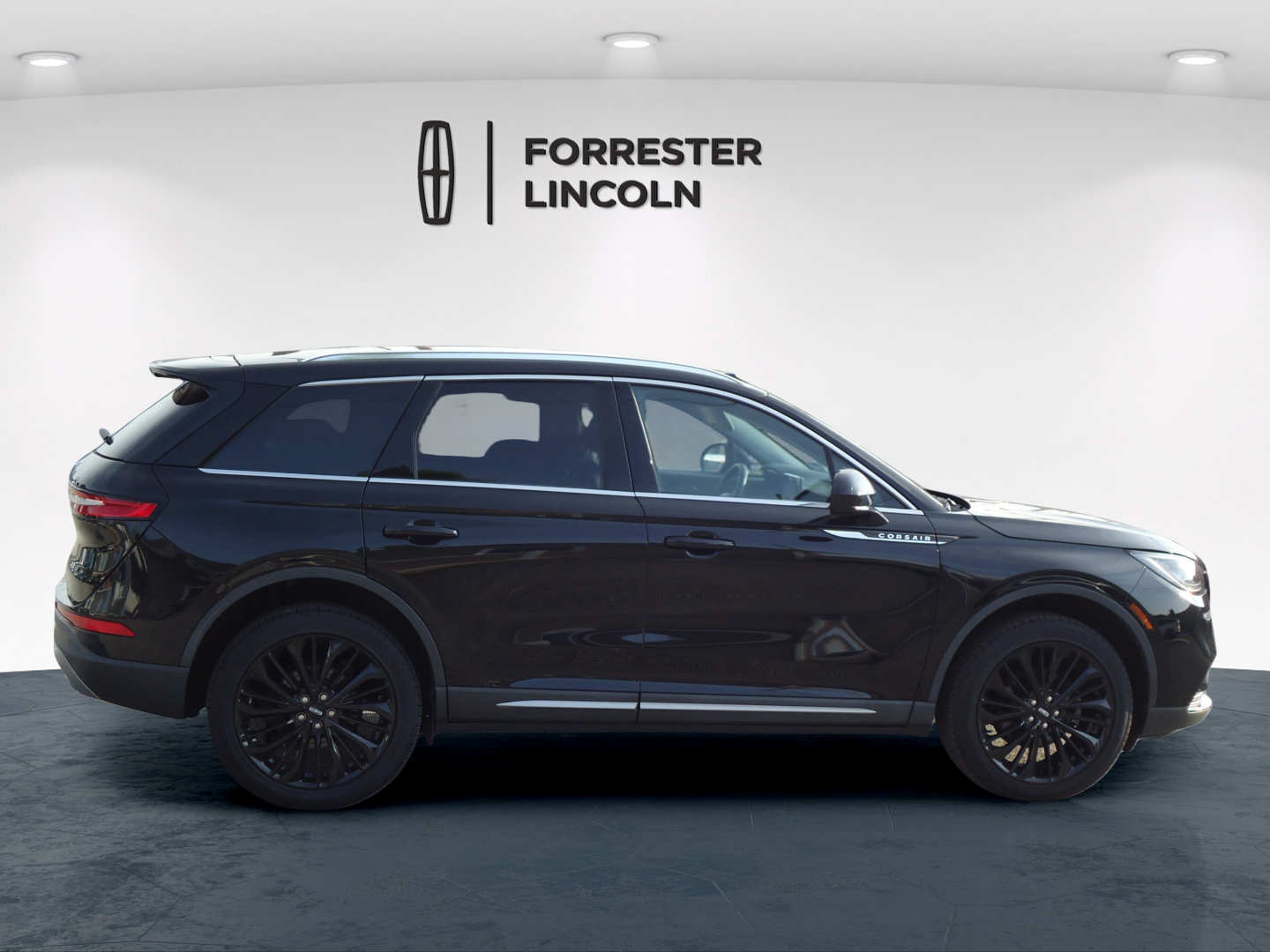 Used 2022 Lincoln Corsair AWD w/ Equipment Group 101A image 2