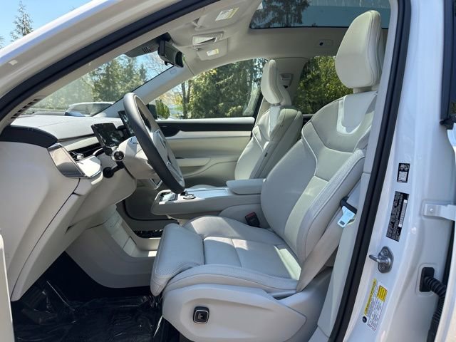 New 2025 Volvo EX90 Plus w/ Protection Package Premier AWD/4WD image 14