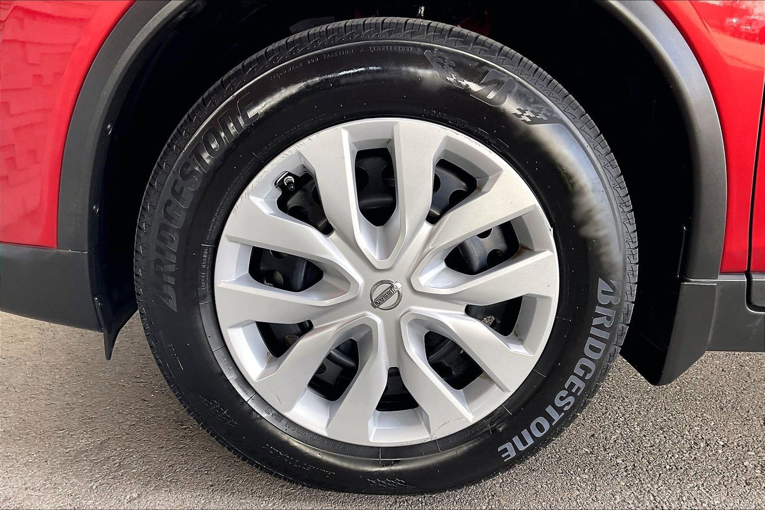 Used 2015 Nissan Rogue S image 22