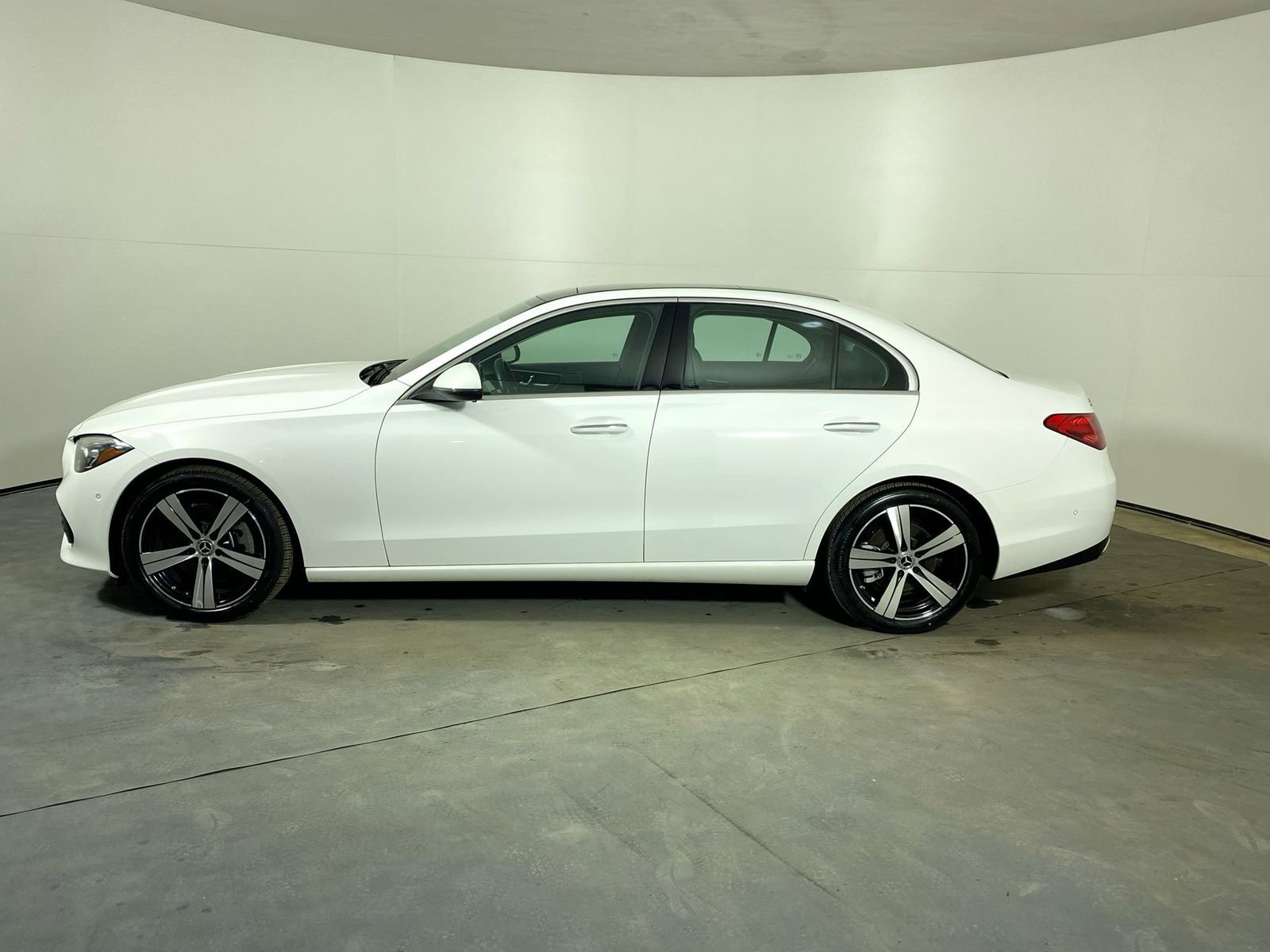 Used 2025 Mercedes-Benz C 300 Sedan image 27