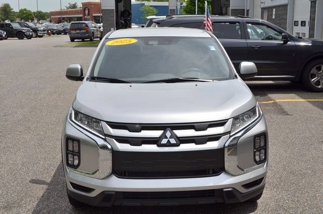 Used 2025 Mitsubishi Outlander Sport ES AWD/4WD image 3