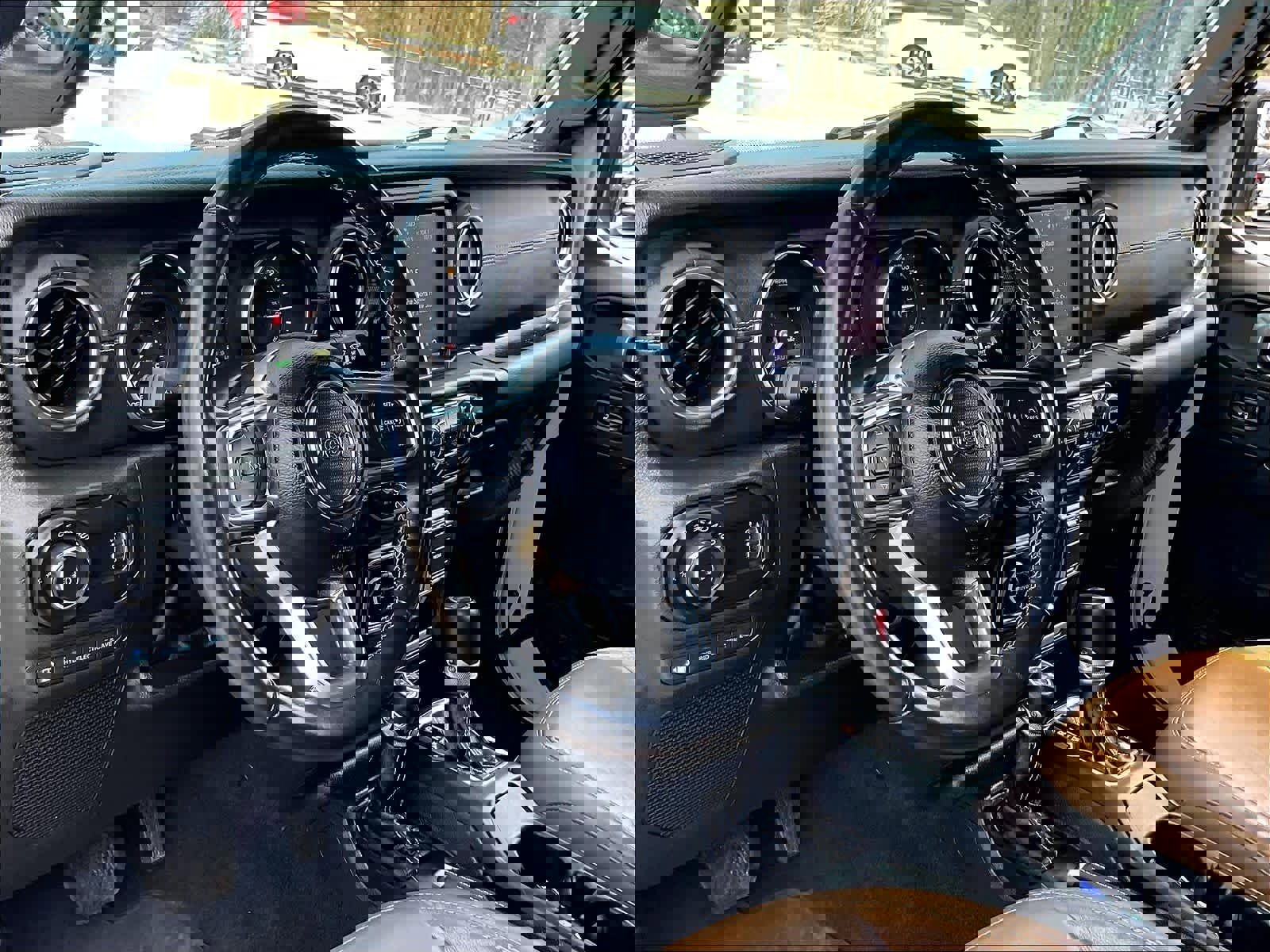 Used 2023 Jeep Wrangler Sahara w/ Cold Weather Group image 8