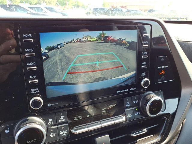 Used 2021 Toyota Highlander XLE AWD/4WD image 20