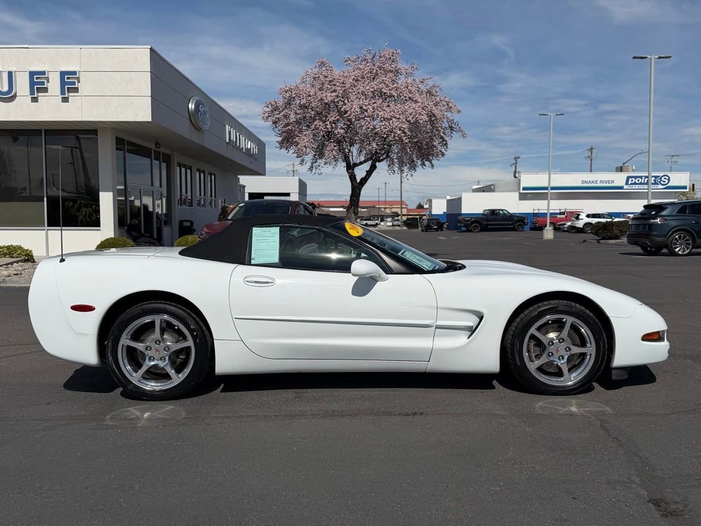 Used 2000 Chevrolet Corvette Convertible image 3