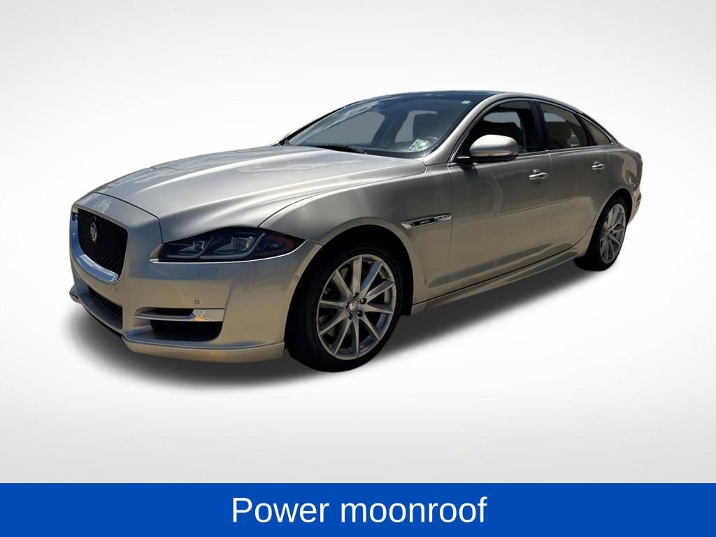 Used 2016 Jaguar XJ R-Sport RWD image 4