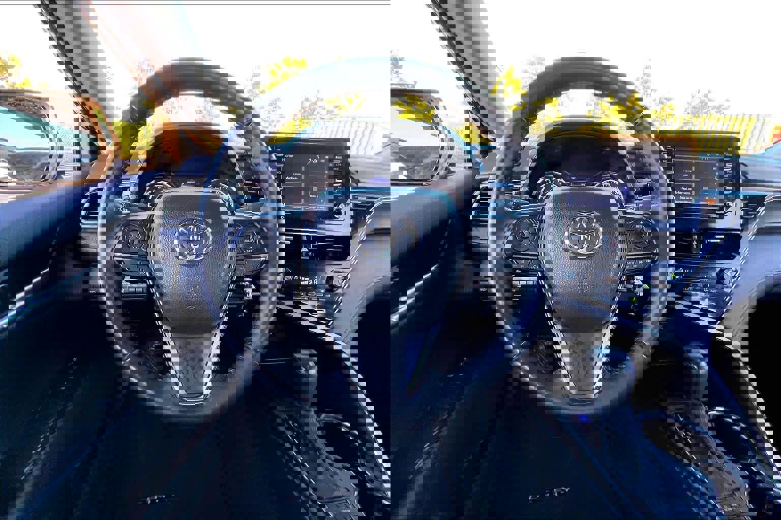 Used 2024 Toyota Camry SE image 5