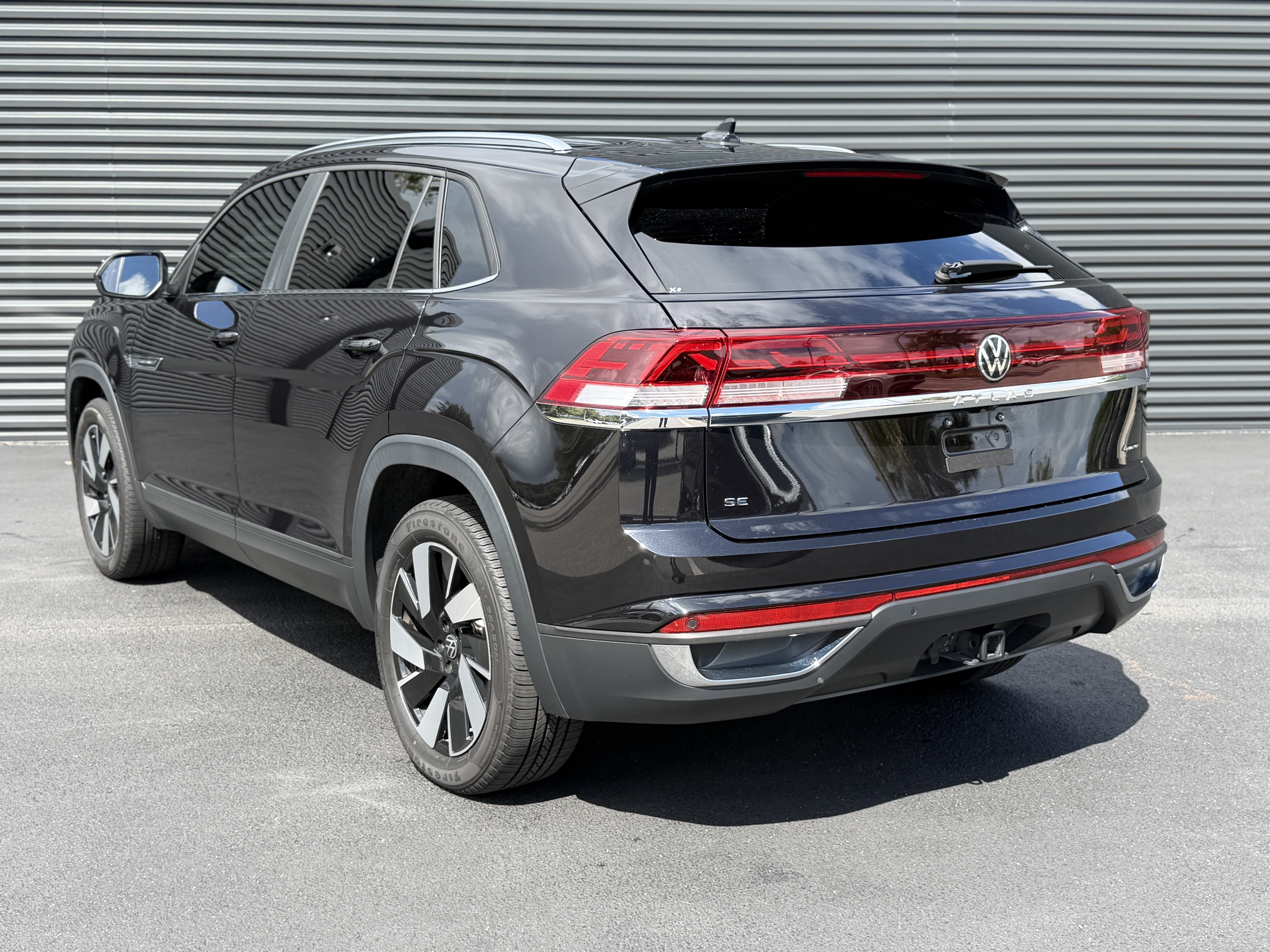 Used 2024 Volkswagen Atlas Cross Sport SE AWD/4WD image 3