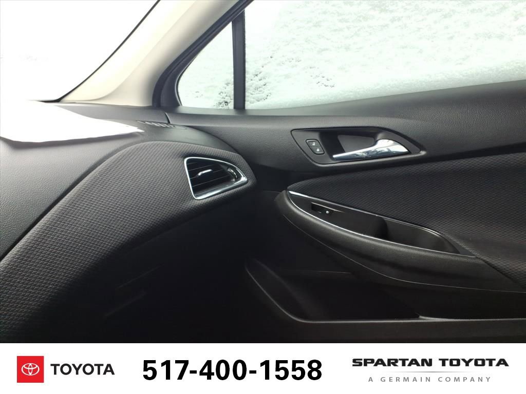 Used 2017 Chevrolet Cruze LT image 21