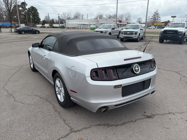 Used 2013 Ford Mustang Convertible image 4