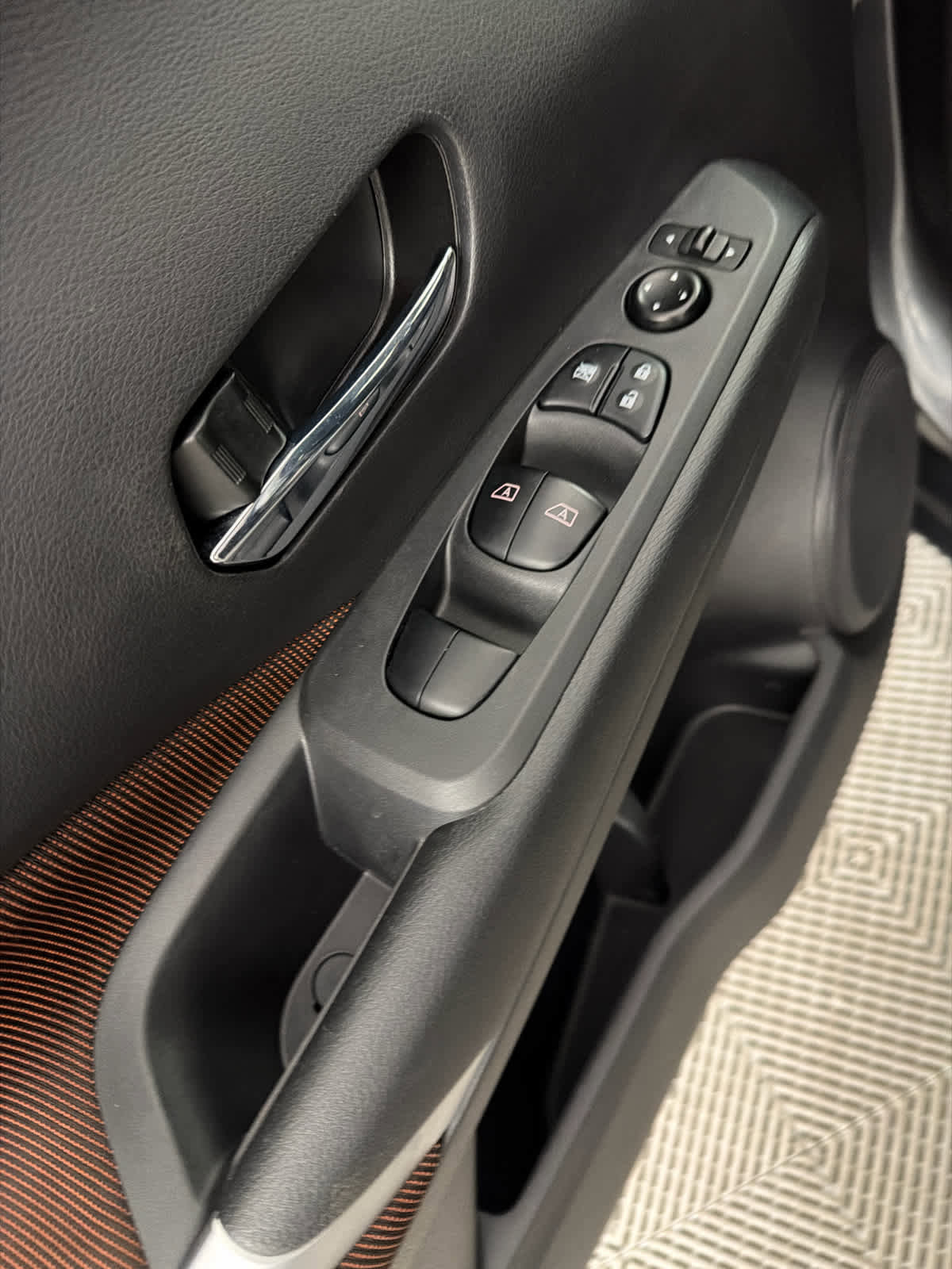 Used 2022 Nissan Kicks SR w/ Interior Electronics Package image 21