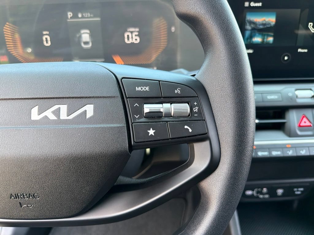 Certified 2025 Kia K4 FWD image 17