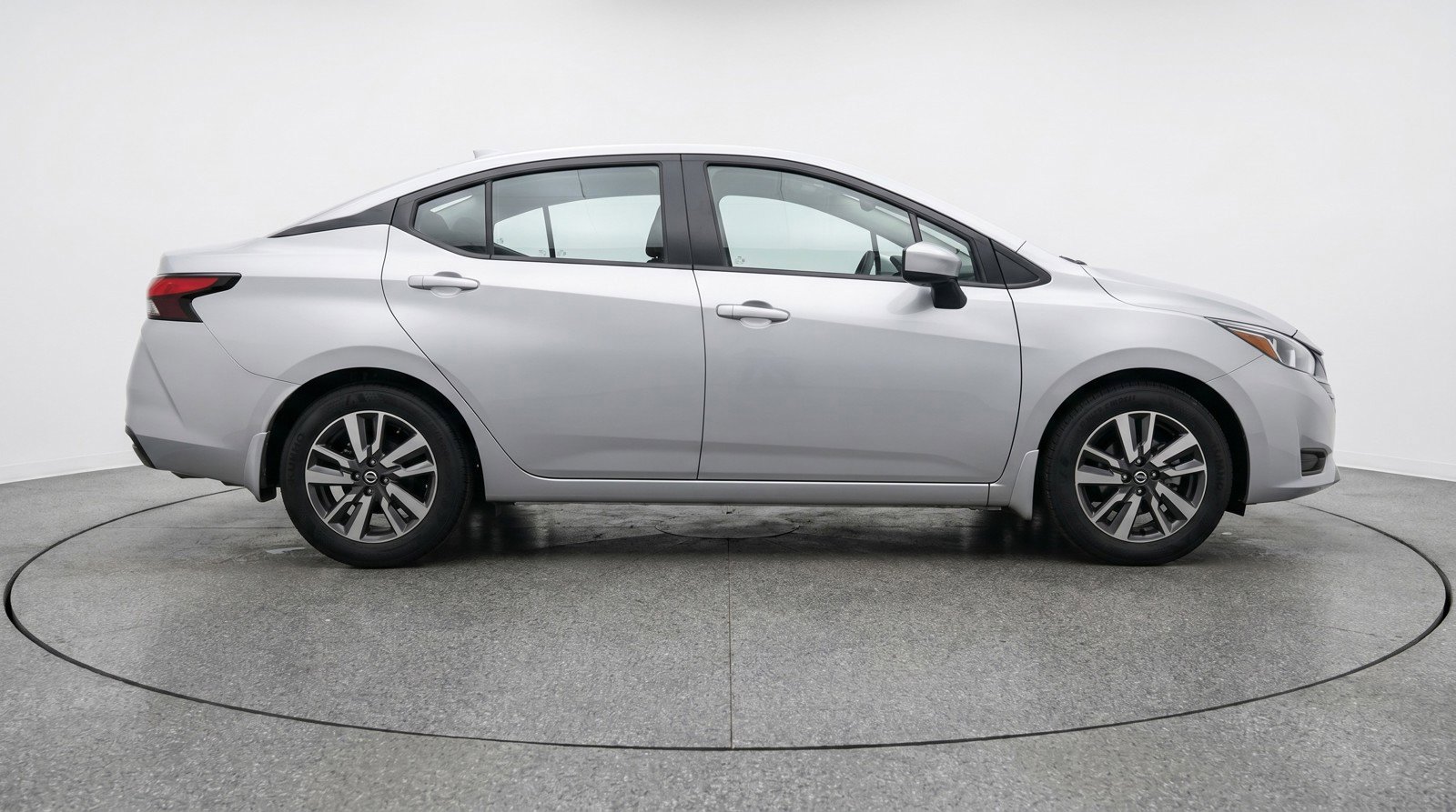 Used 2025 Nissan Versa SV image 11