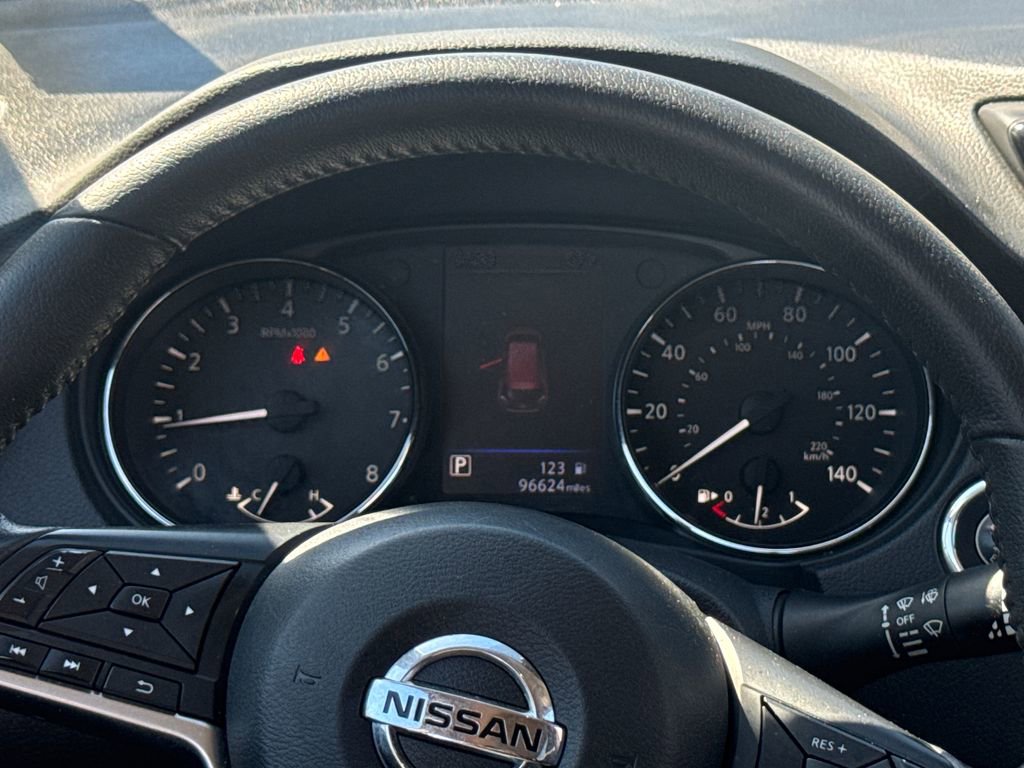 Used 2019 Nissan Rogue SV image 31