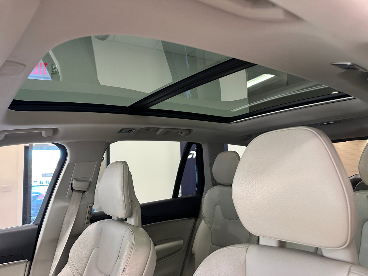 Used 2020 Volvo XC90 T5 Momentum image 19