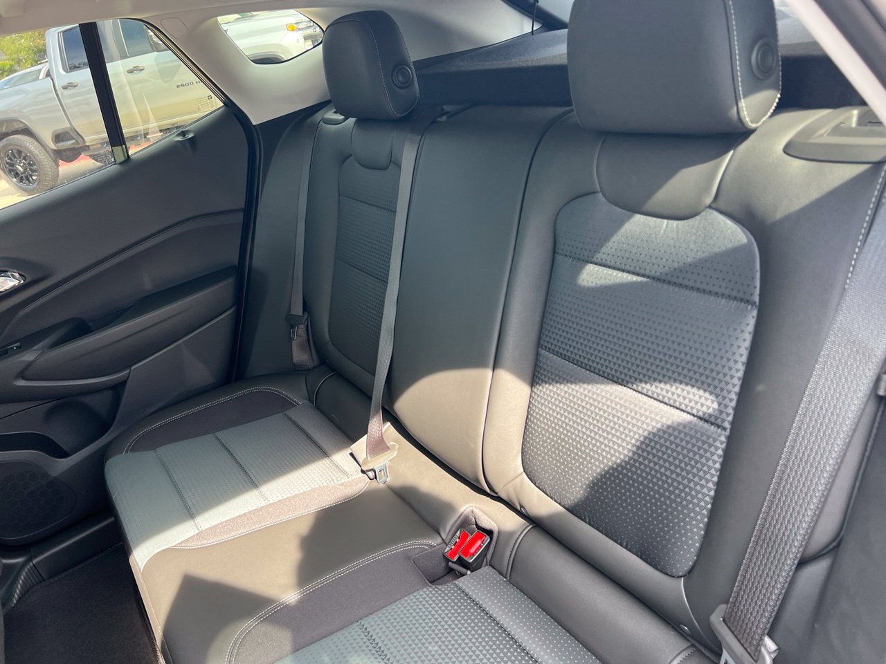 New 2026 Chevrolet Trax LT w/ LT Convenience Package FWD image 25