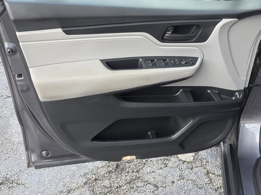 Used 2023 Honda Odyssey EX image 31