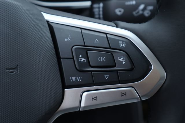 Certified 2022 Volkswagen Jetta SEL image 23