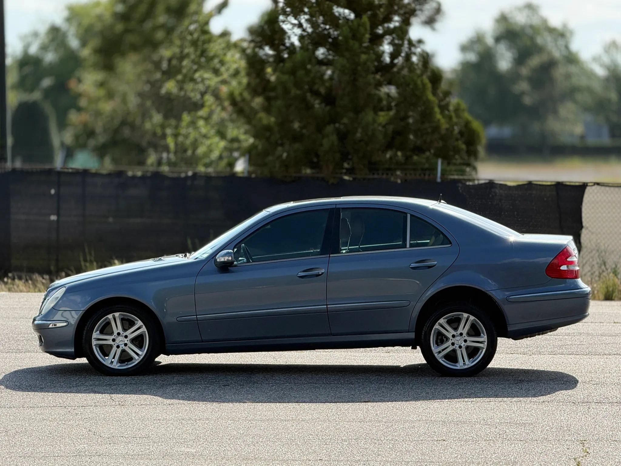 Used 2004 Mercedes-Benz E 500 4MATIC Sedan image 8