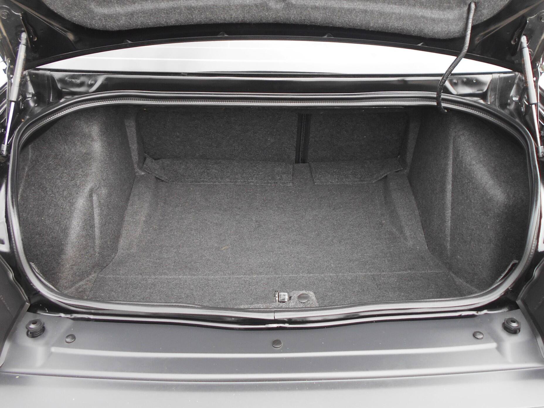 Used 2015 Dodge Challenger SRT Hellcat RWD image 20