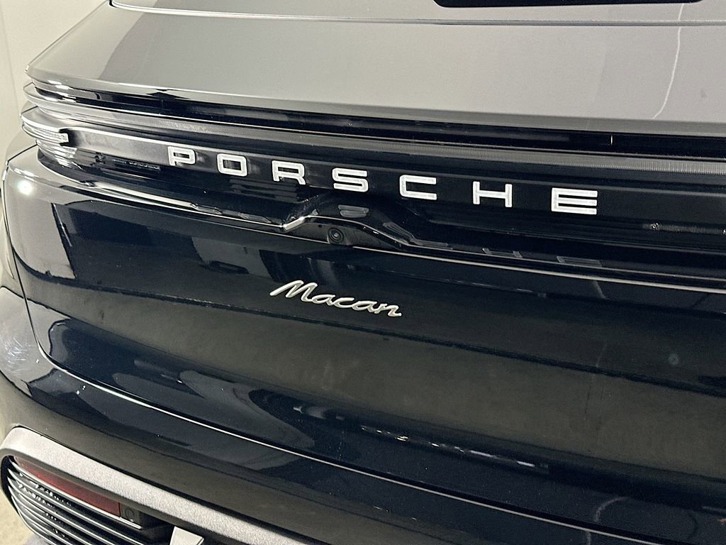 Certified 2025 Porsche Macan Electric RWD image 32