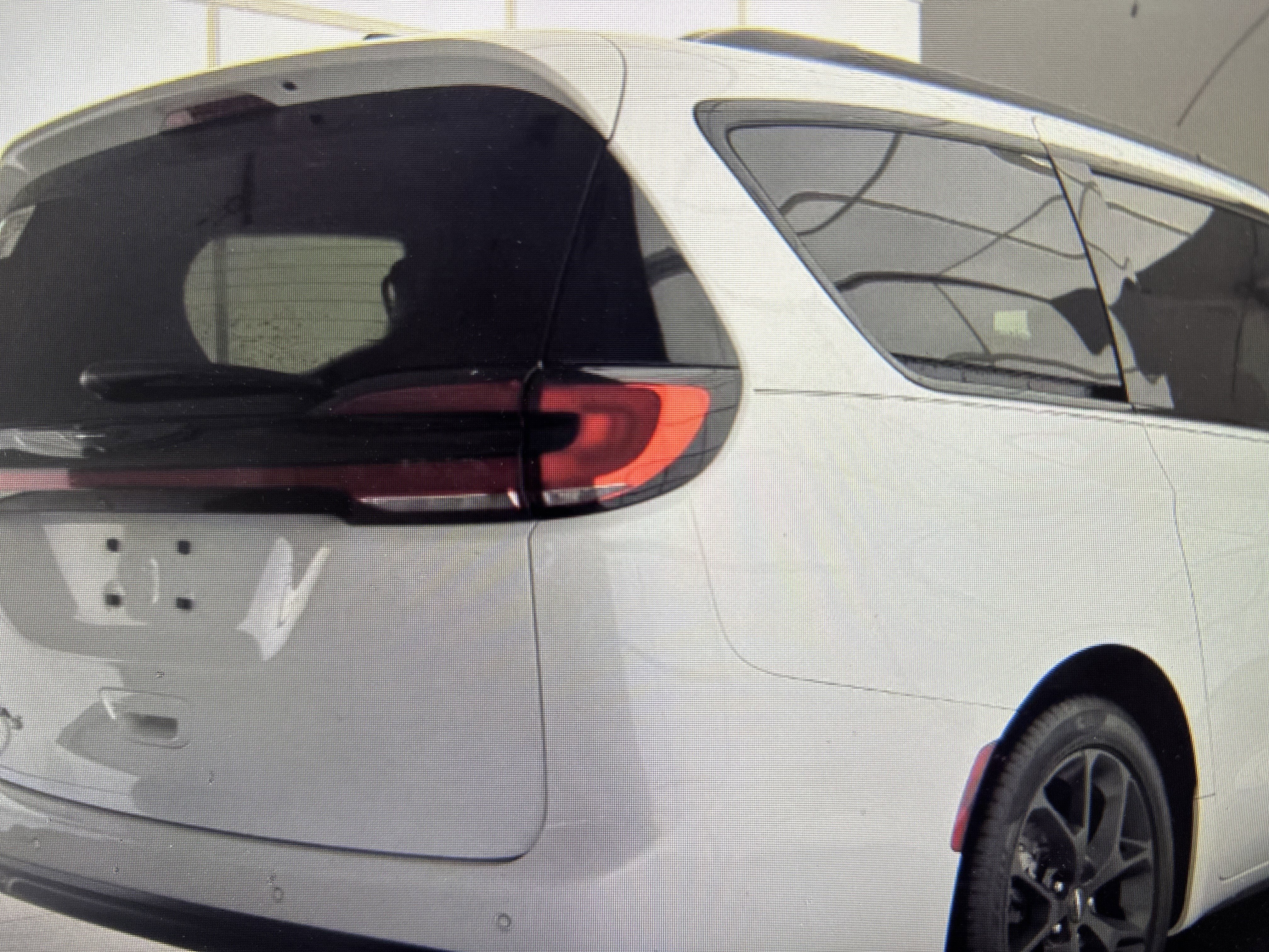 Used 2024 Chrysler Pacifica Touring-L w/ S Appearance Package image 9