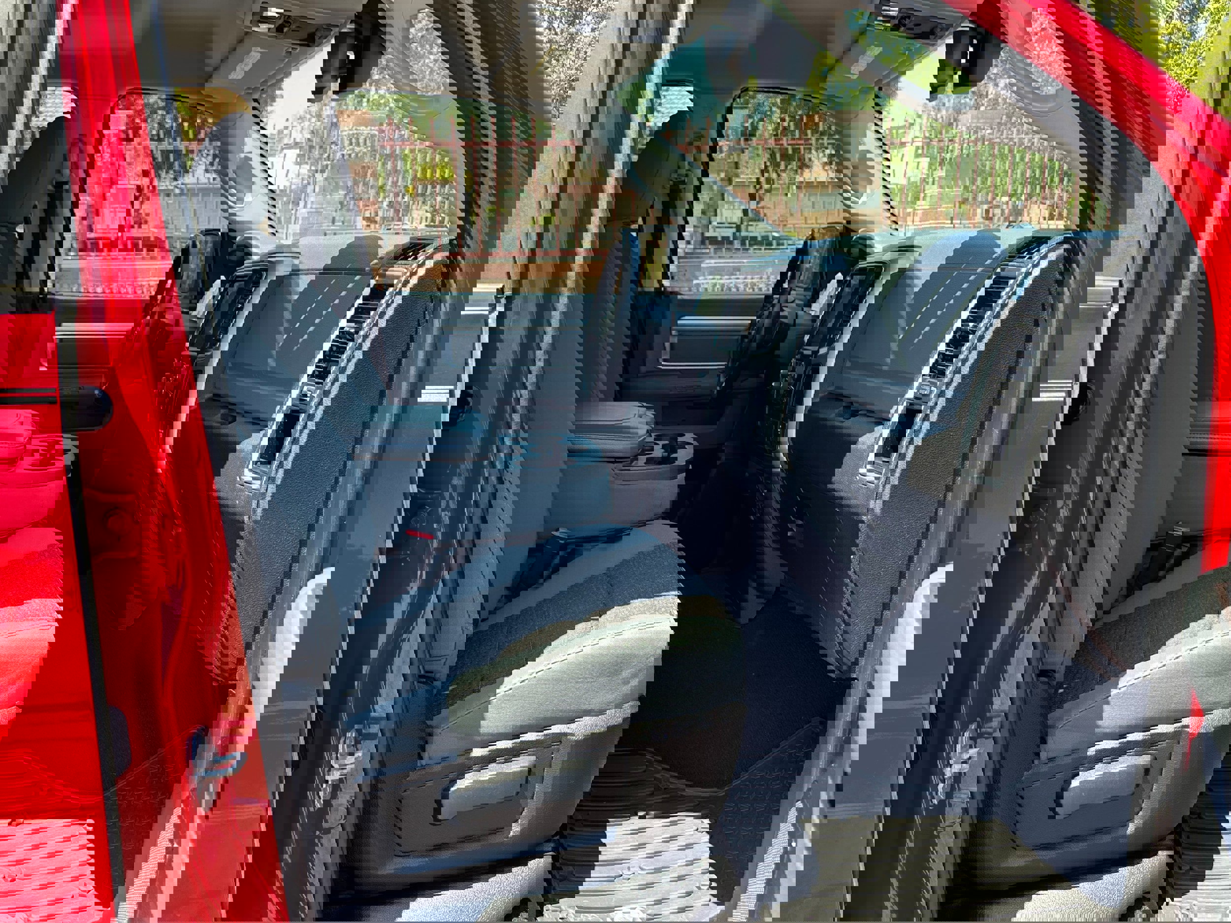 Used 2013 RAM 1500 Classic SLT w/ Remote Start & Security Group image 11