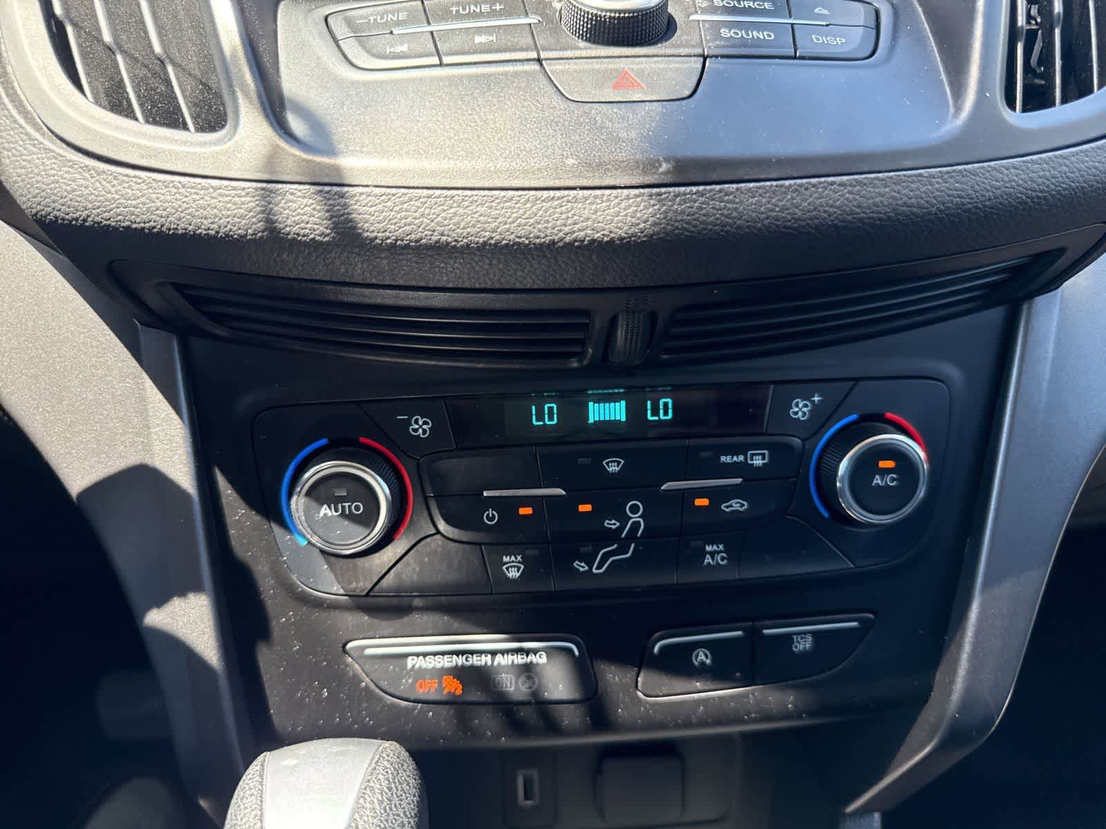 Used 2017 Ford Escape SE w/ Equipment Group 201A FWD image 29