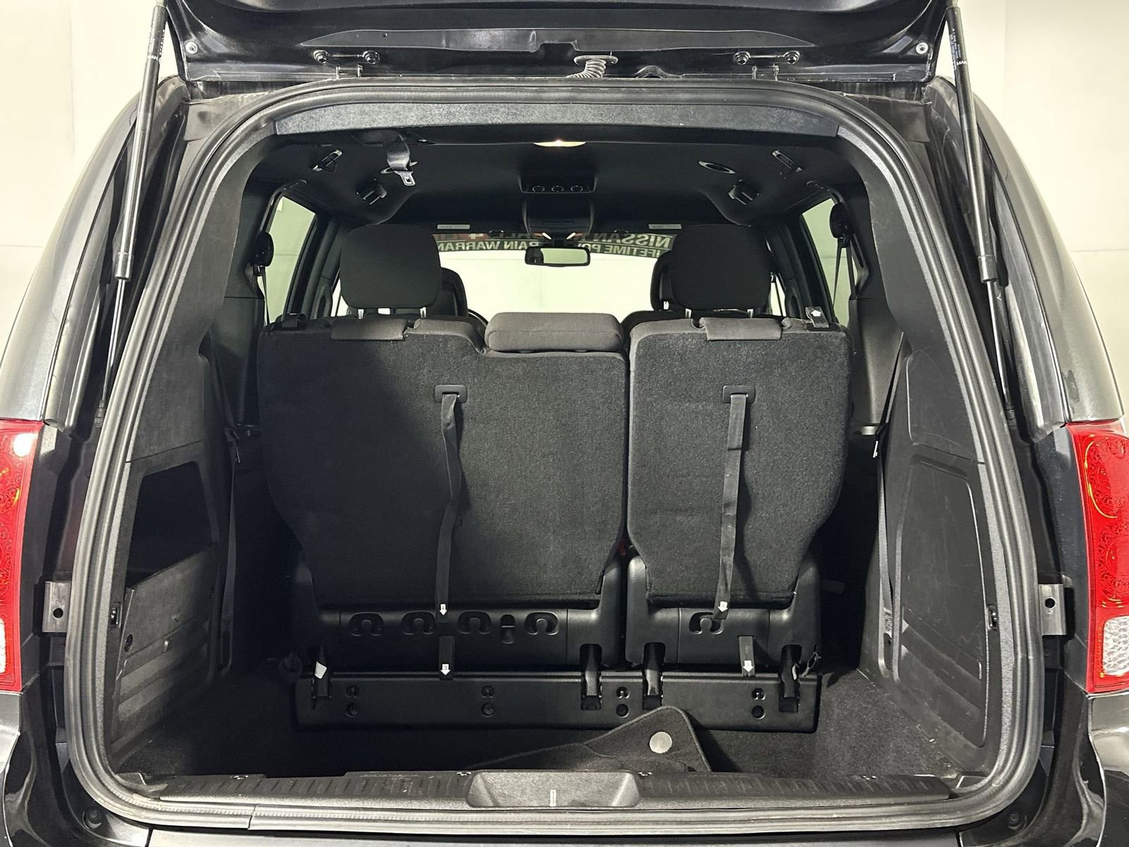 Used 2020 Dodge Grand Caravan SE image 25