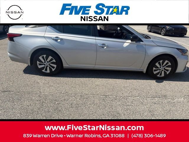 Used 2025 Nissan Altima 2.5 S FWD image 7