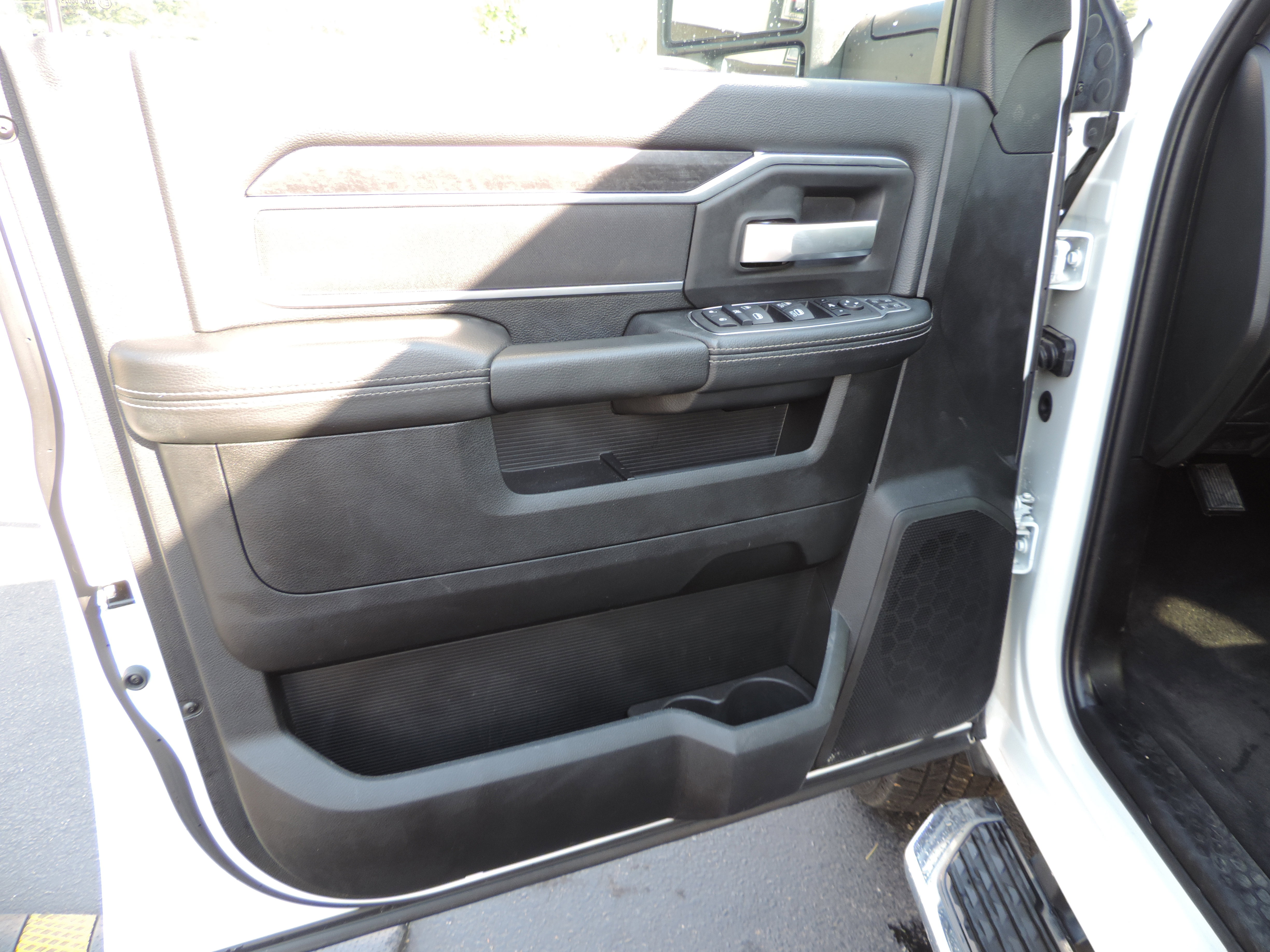 Used 2024 RAM 2500 Big Horn w/ Bed Utility Group image 14