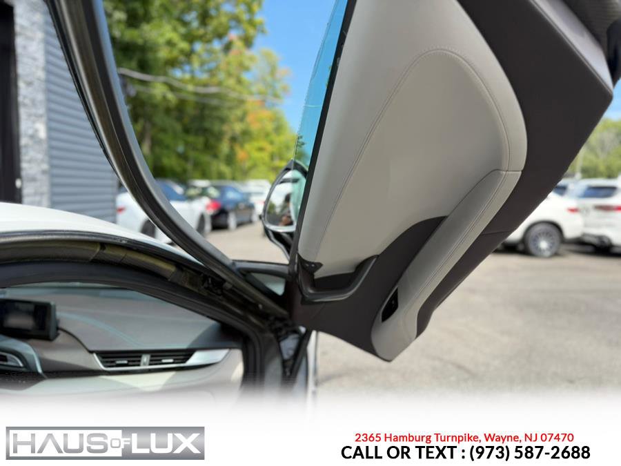 Used 2015 BMW i8 2dr Cpe image 22
