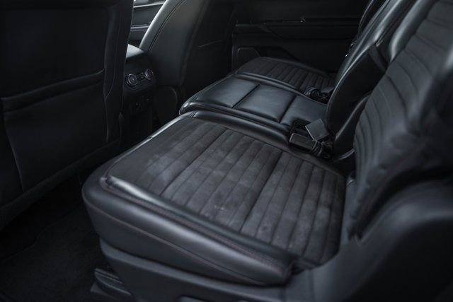 Used 2025 Ford Explorer ST-Line w/ ST-Line Street Pack image 43