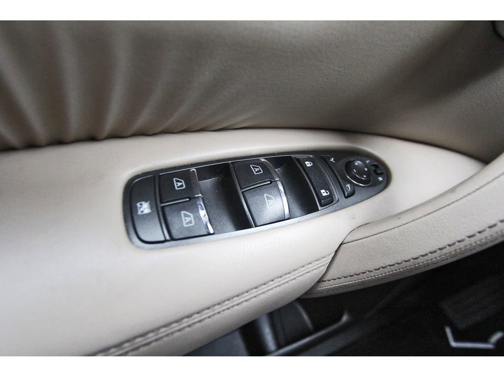 Used 2024 Nissan Armada SV image 15