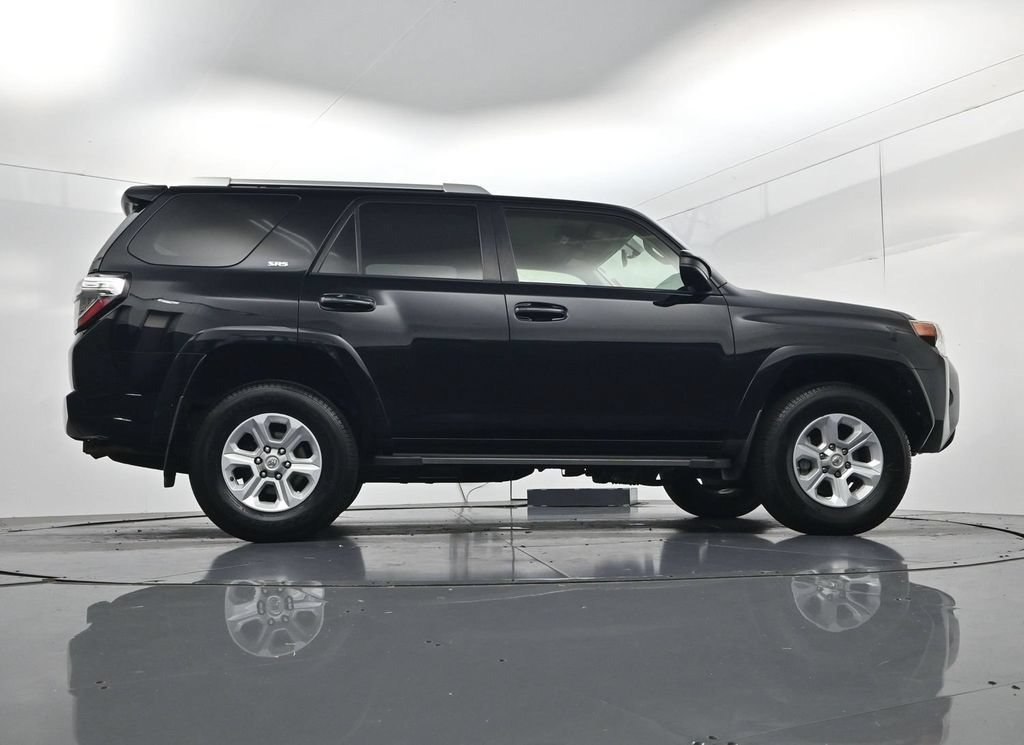 Used 2016 Toyota 4Runner SR5 AWD/4WD image 45