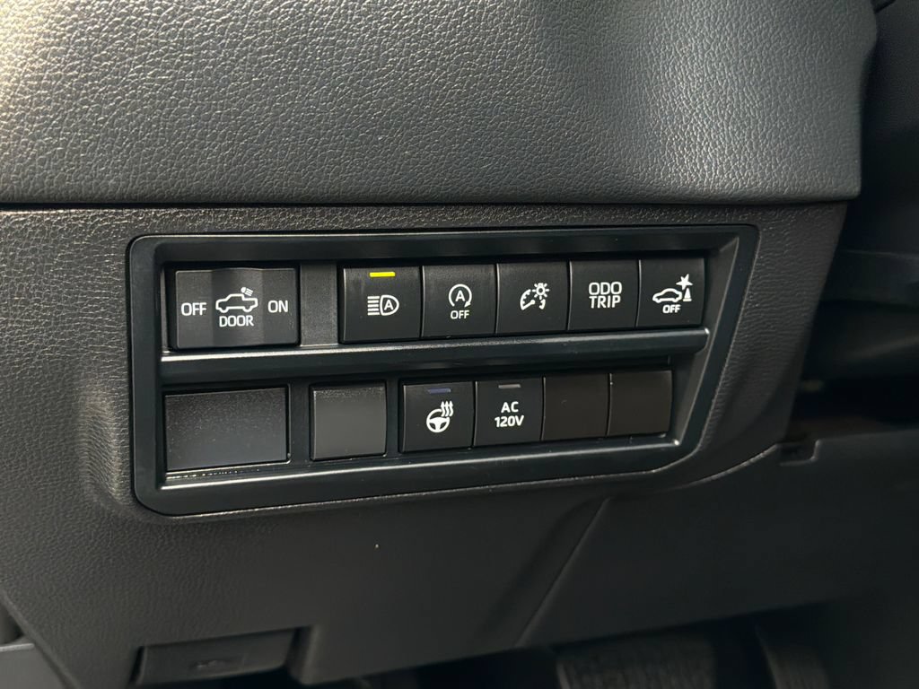Used 2024 Toyota Tundra Limited AWD/4WD image 22