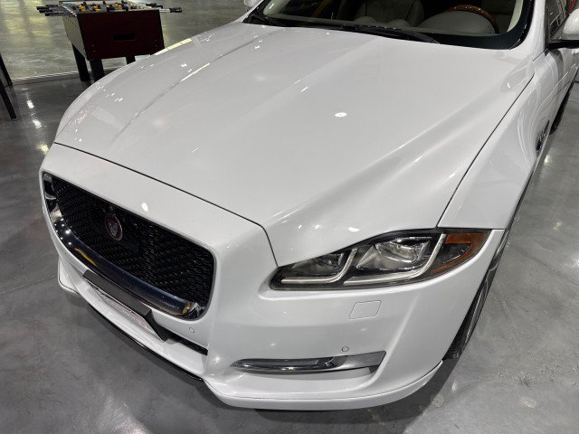 Used 2016 Jaguar XJ R-Sport RWD image 31