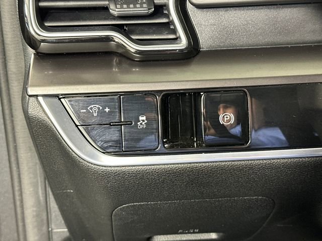 Used 2023 Kia Sportage EX image 19
