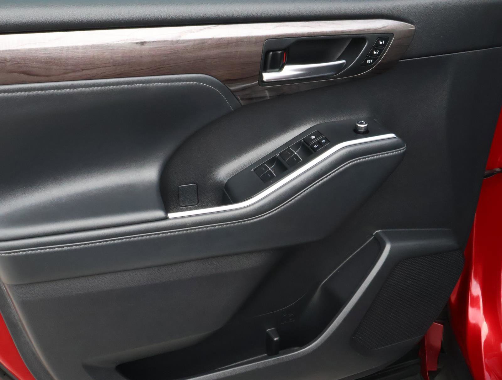 Used 2022 Toyota Highlander Limited image 17