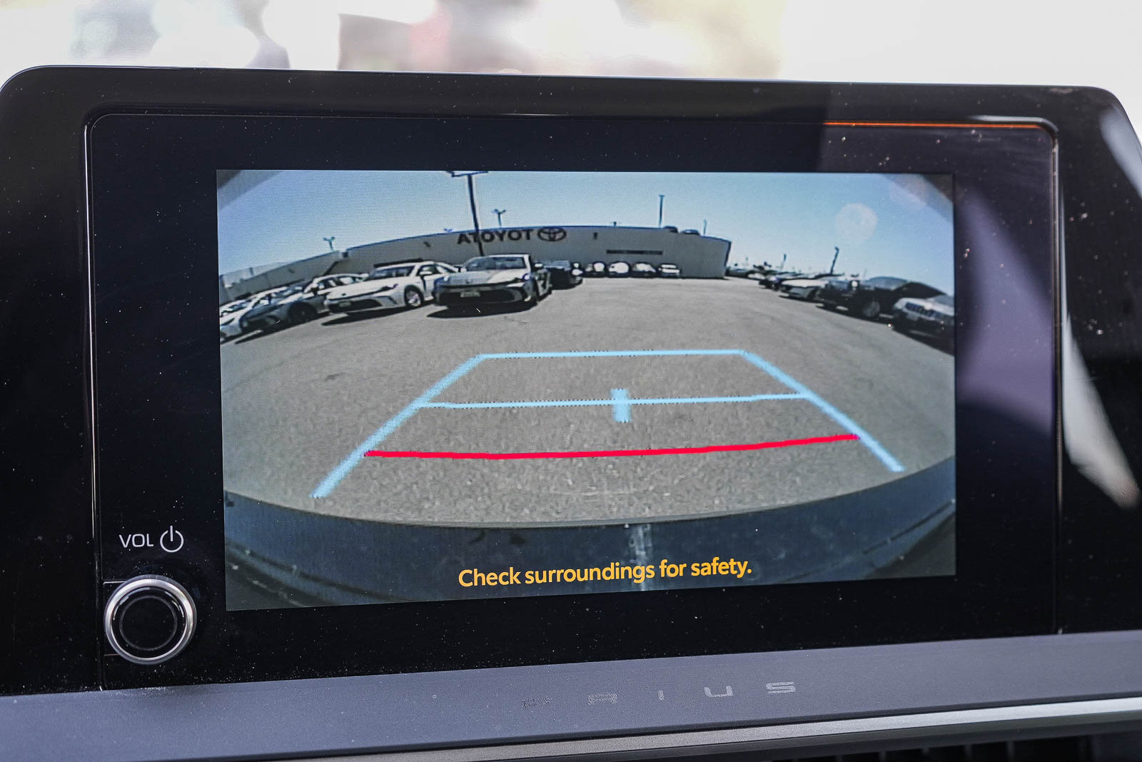 Used 2025 Toyota Prius LE FWD image 23