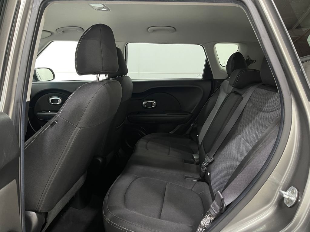 Used 2017 Kia Soul + image 27