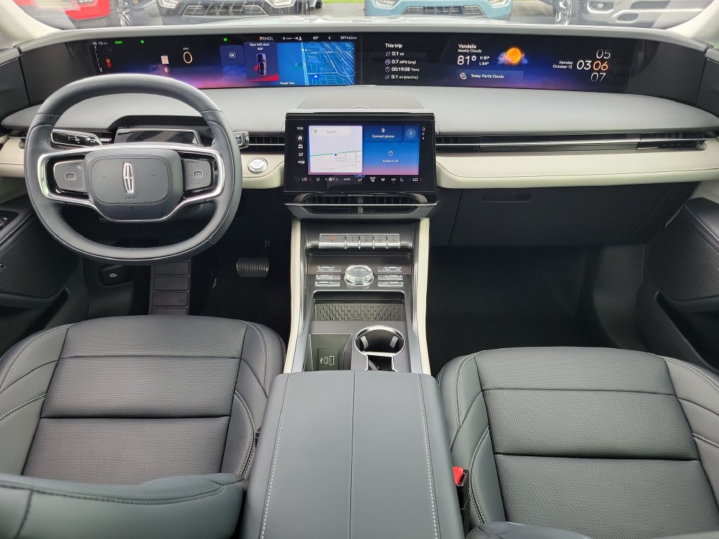 Certified 2025 Lincoln Nautilus Premier w/ Equipment Group 102A AWD/4WD image 12
