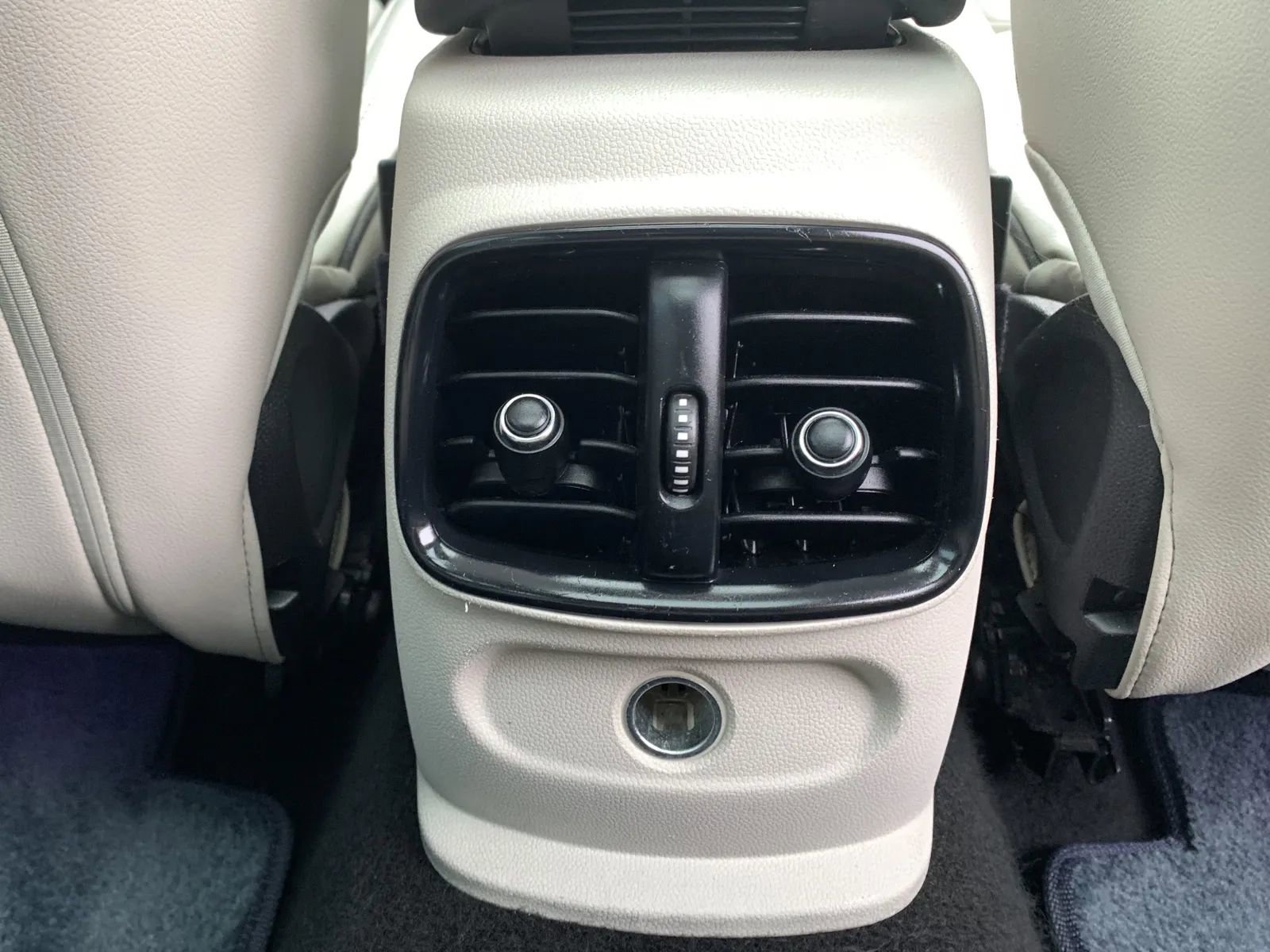 Used 2017 MINI Cooper Clubman S image 35