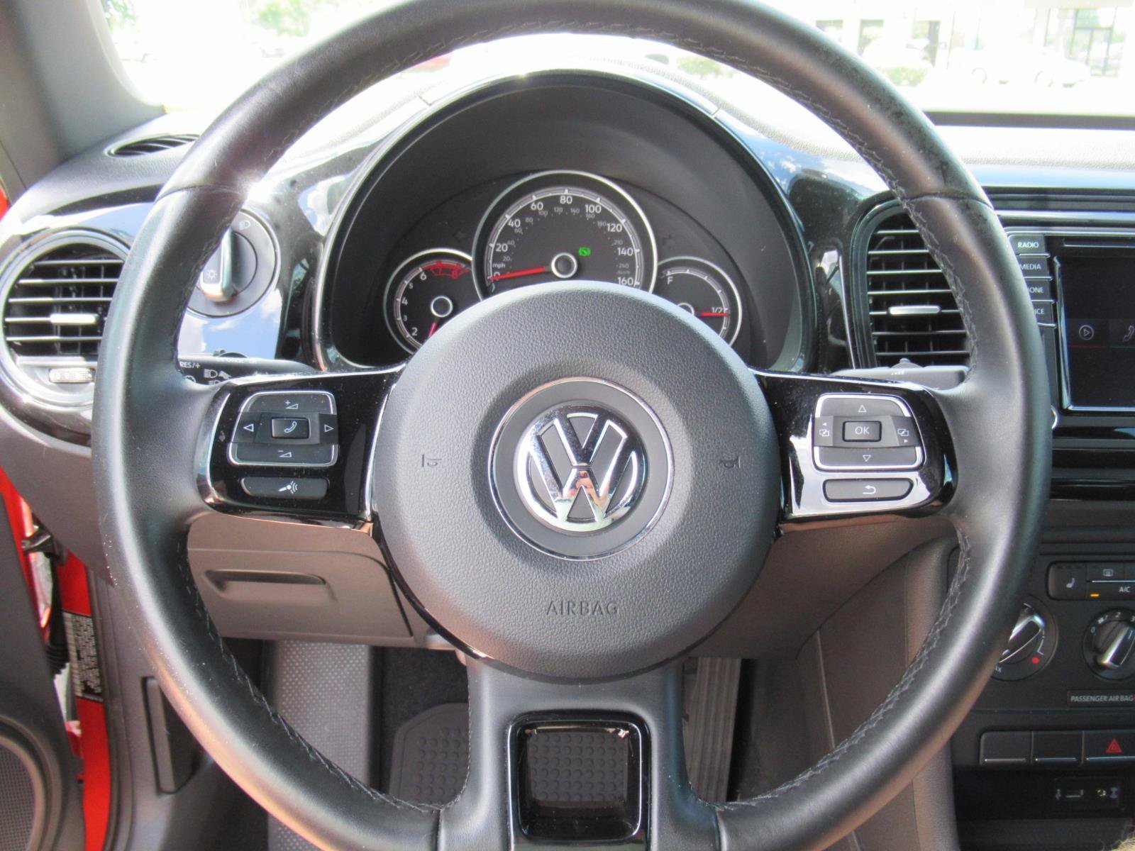 Used 2018 Volkswagen Beetle 2.0T S w/ Style & Comfort Package For S FWD image 22