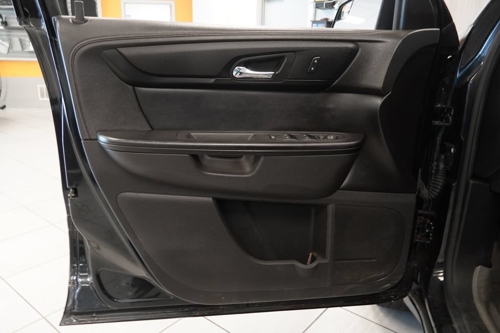 Used 2013 GMC Acadia SLE FWD image 19