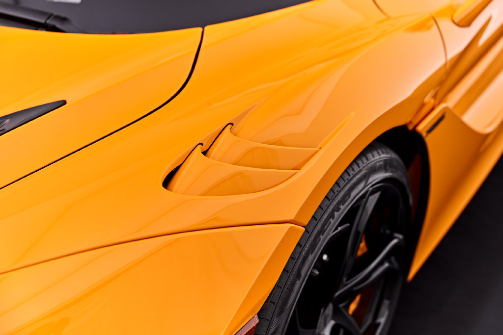 Used 2025 McLaren 750S Spider RWD image 35